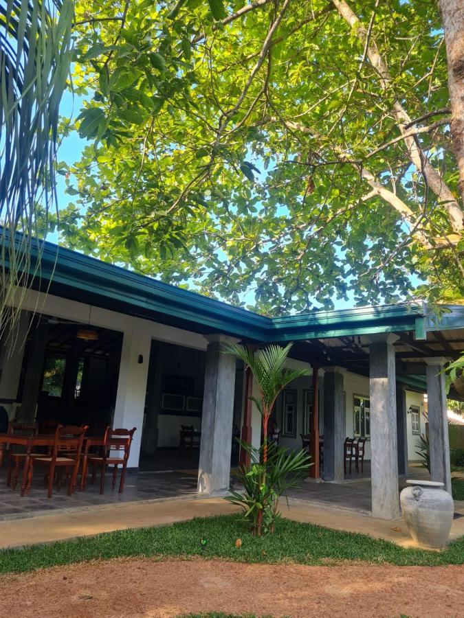 Villa Birdlake Hikkaduwa Eksteriør bilde